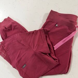 Pre- Figs Scrubs Set size MEDIUM Cancer Pink Line